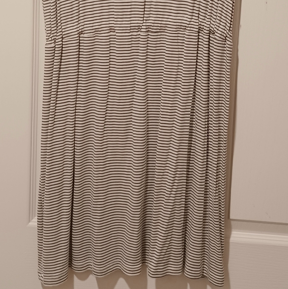 2 PCS LA RELAXED MODAL COTTON DRESSCOMFORTABLY CUTE SIZE IS SMALL 95% MODAL - Picture 6 of 6